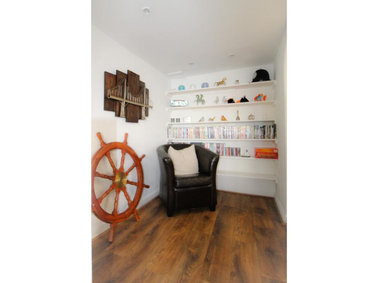 Apartment Terraced Kemptown House With A Balcony By The Sea Brighton