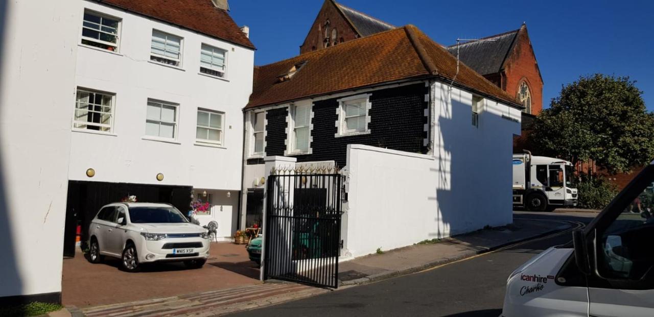 Guest house The Yard Brighton