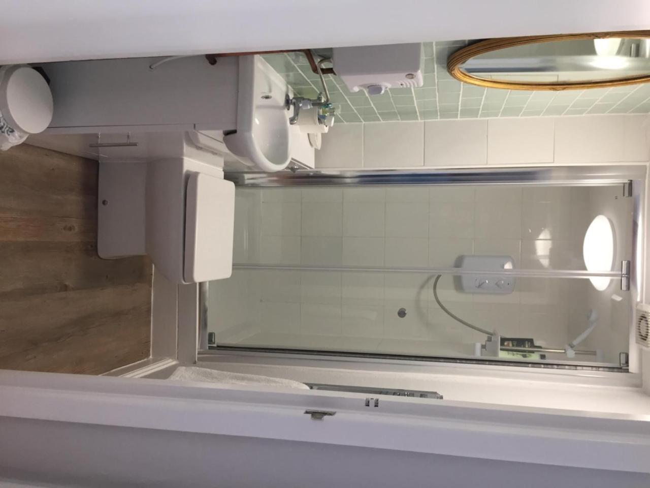 Striking Seaside One Bed Balcony Flat In * Brighton
