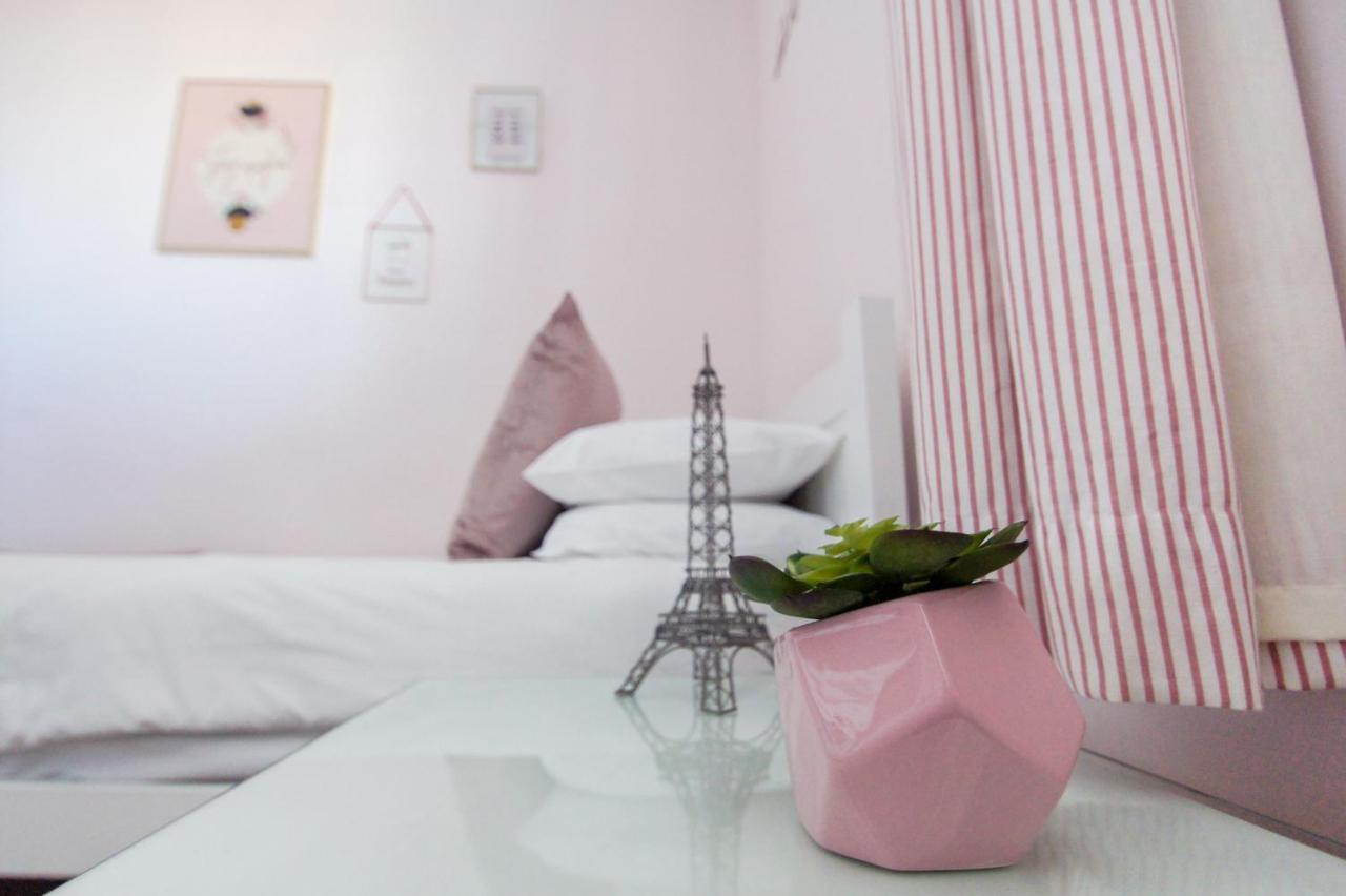 Little Paris - Parking - By Lets * Brighton