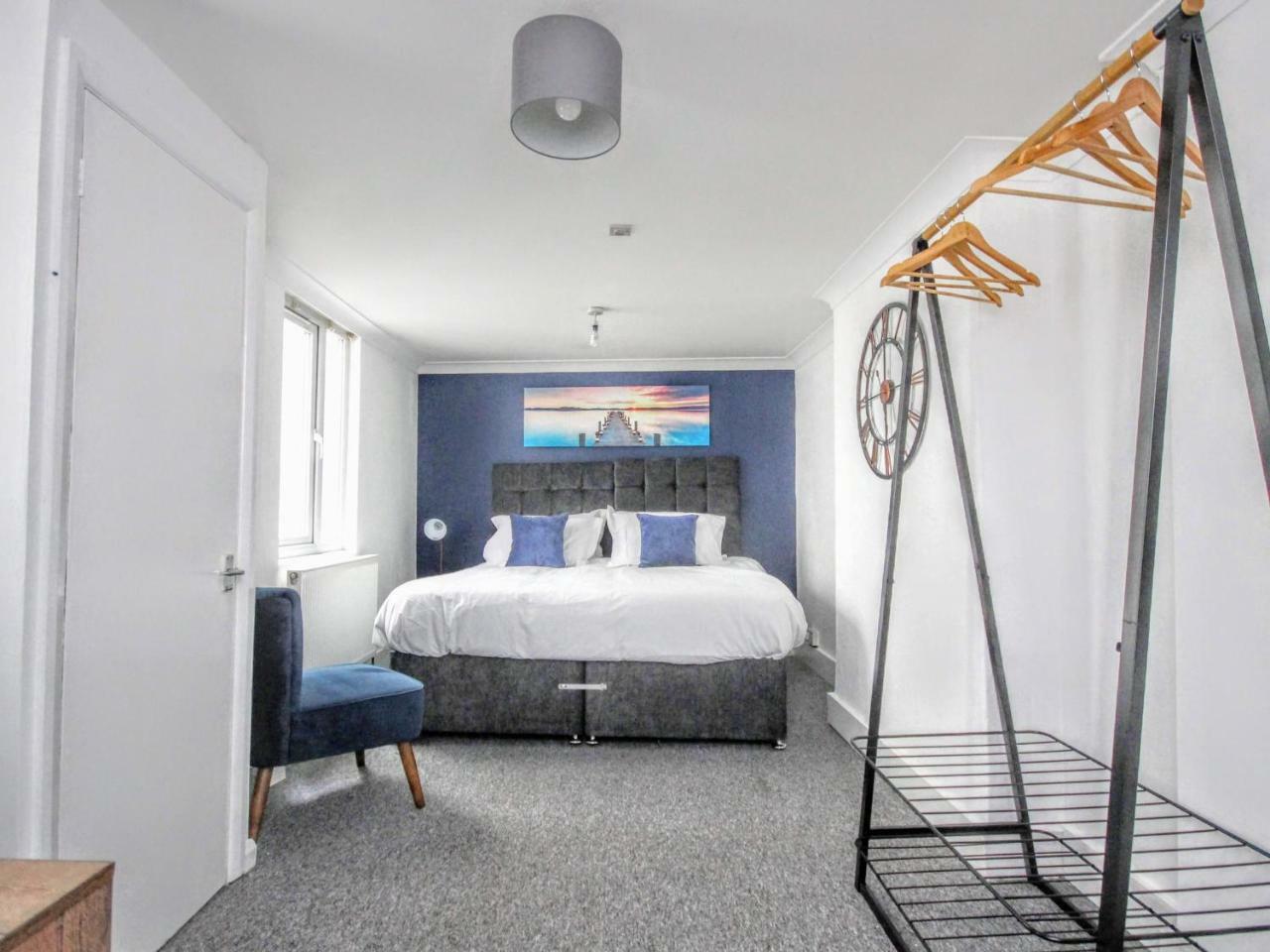 Apartment Queens Square Flat 1