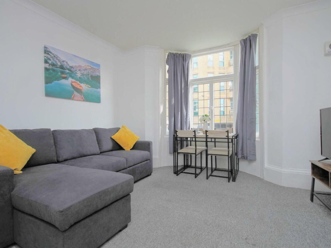 Queens Square Flat 1 * Brighton