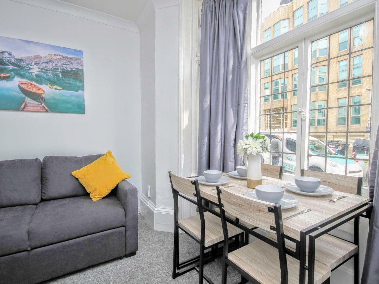 Queens Square Flat 1 * Brighton