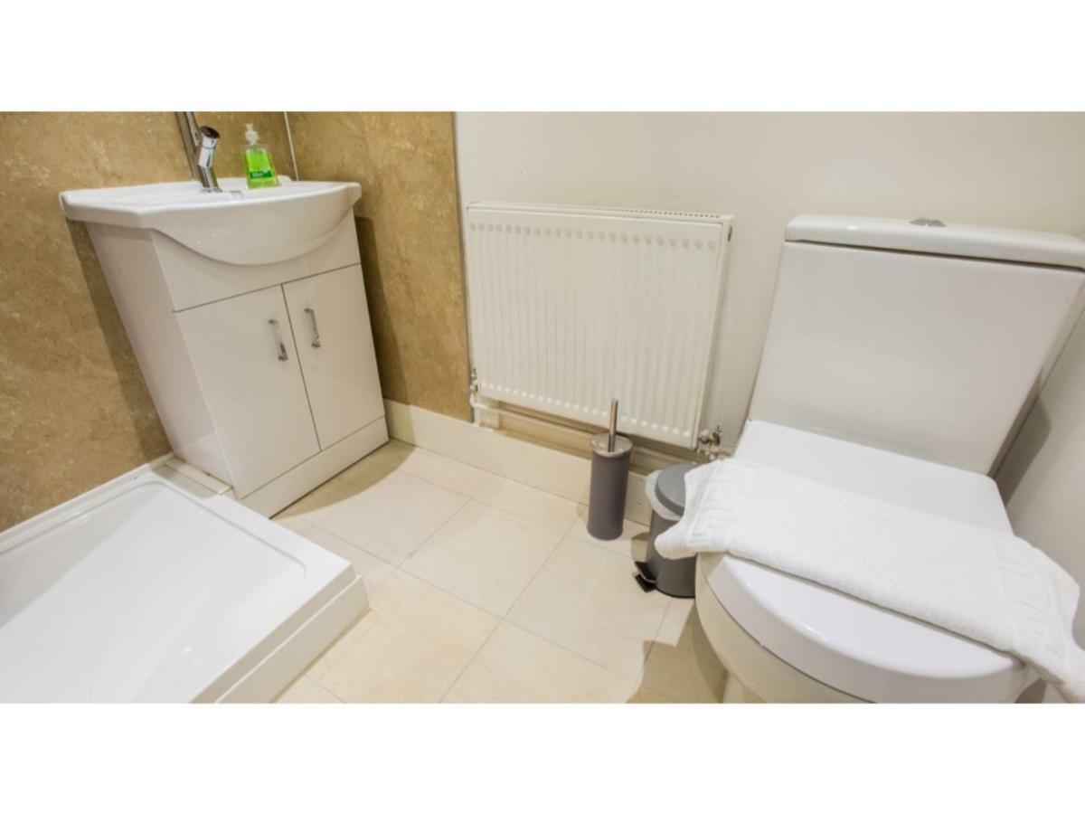 Elegant 1bdr W/private Garden In Vibrant