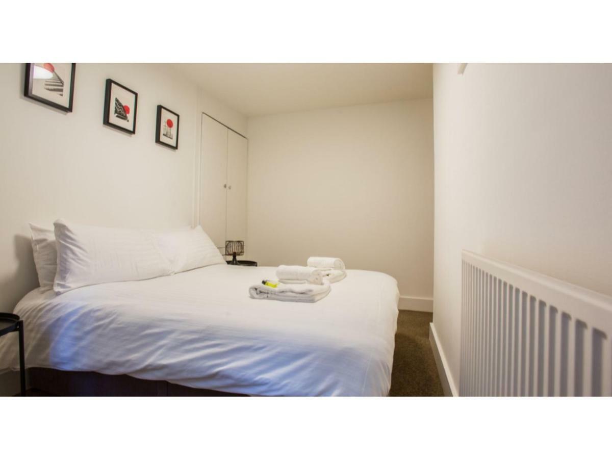 Elegant 1bdr W/private Garden In Vibrant Apartment *