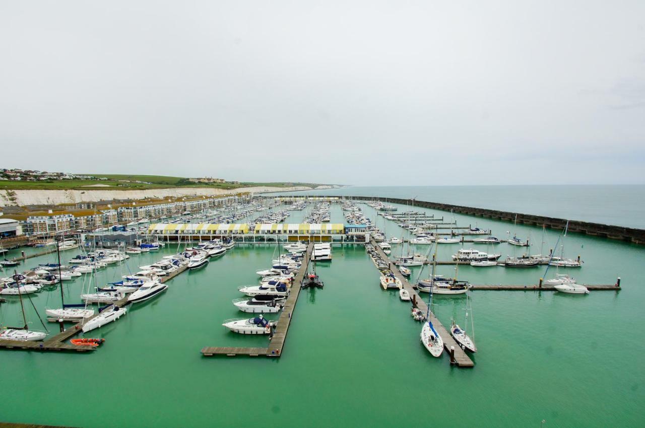 Orion Marina Sea View - Parking - By Lets Apartment *