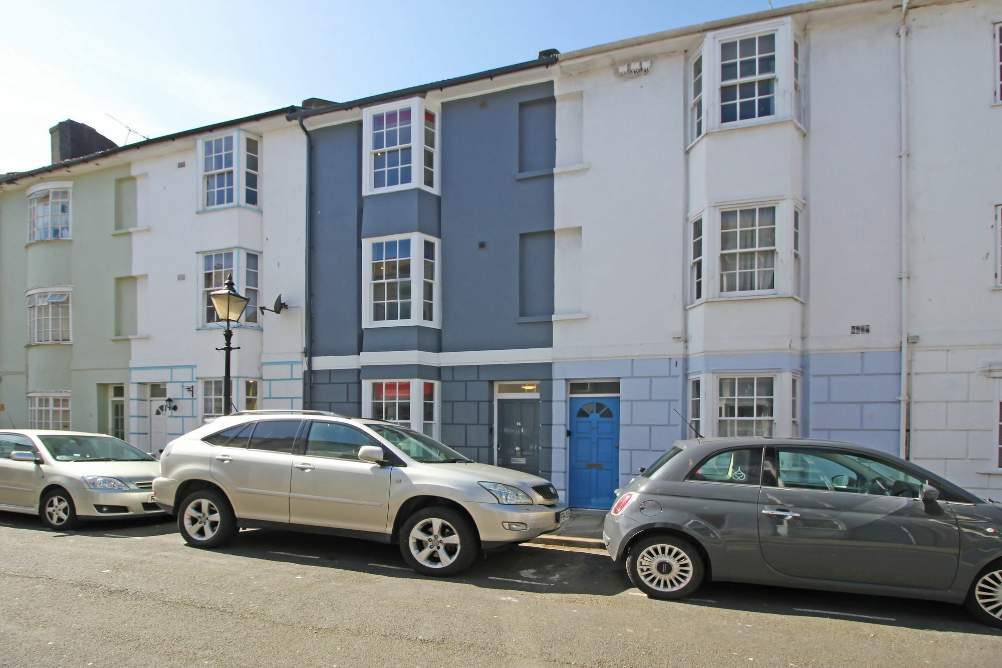 Getaways - Brighton's Big House * Brighton