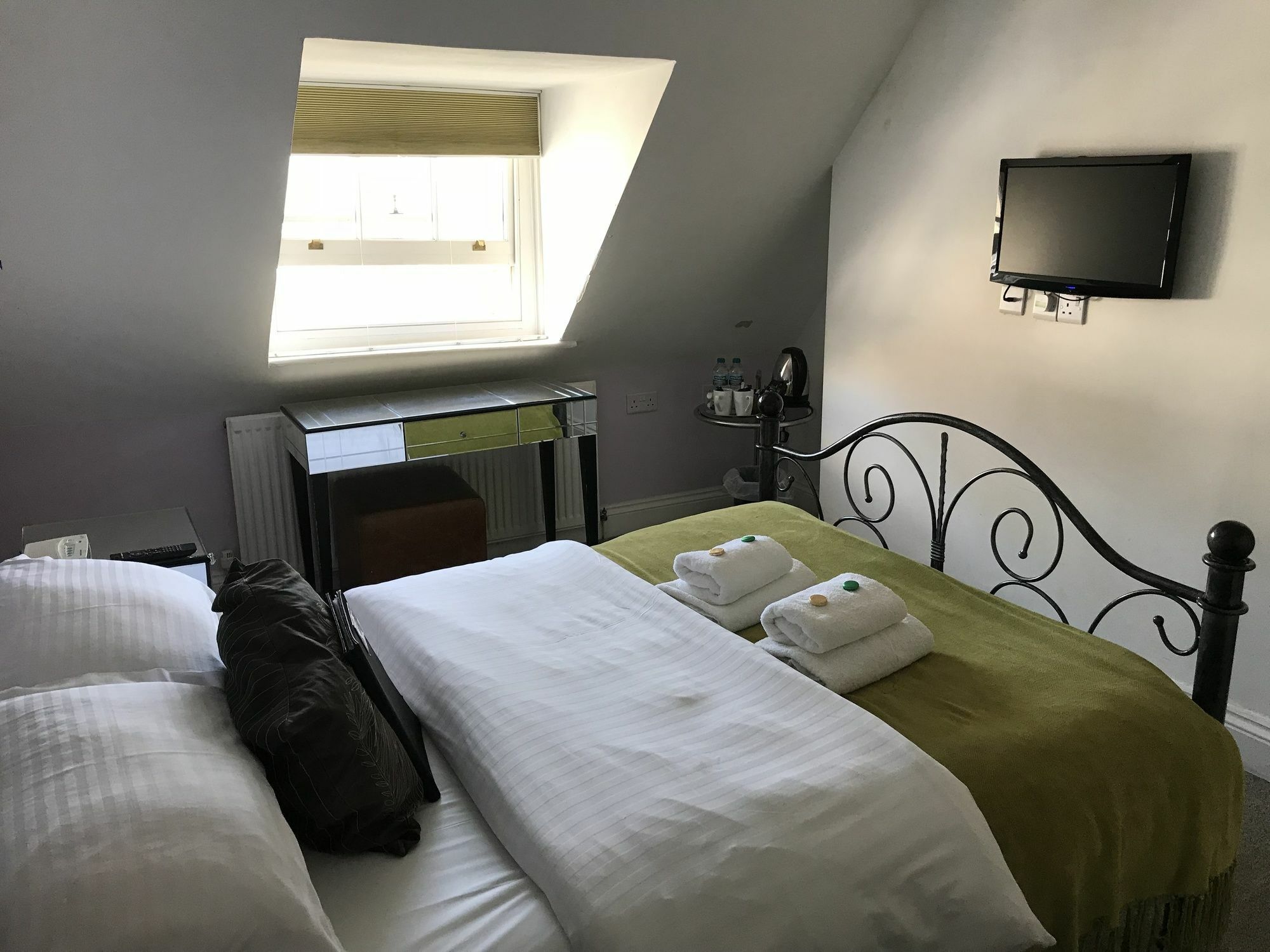 Guest house Kempfield House