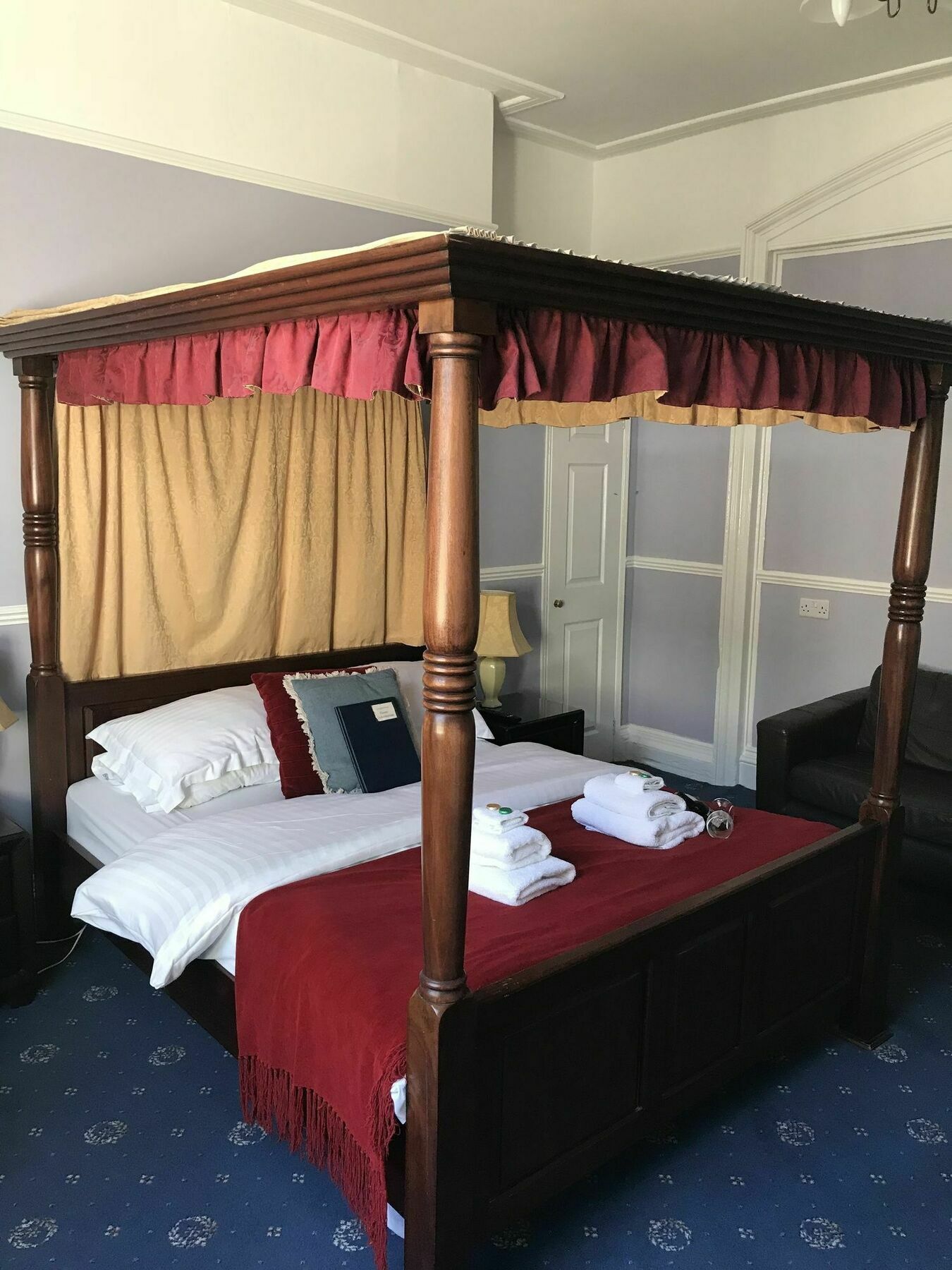 Kempfield House 3*