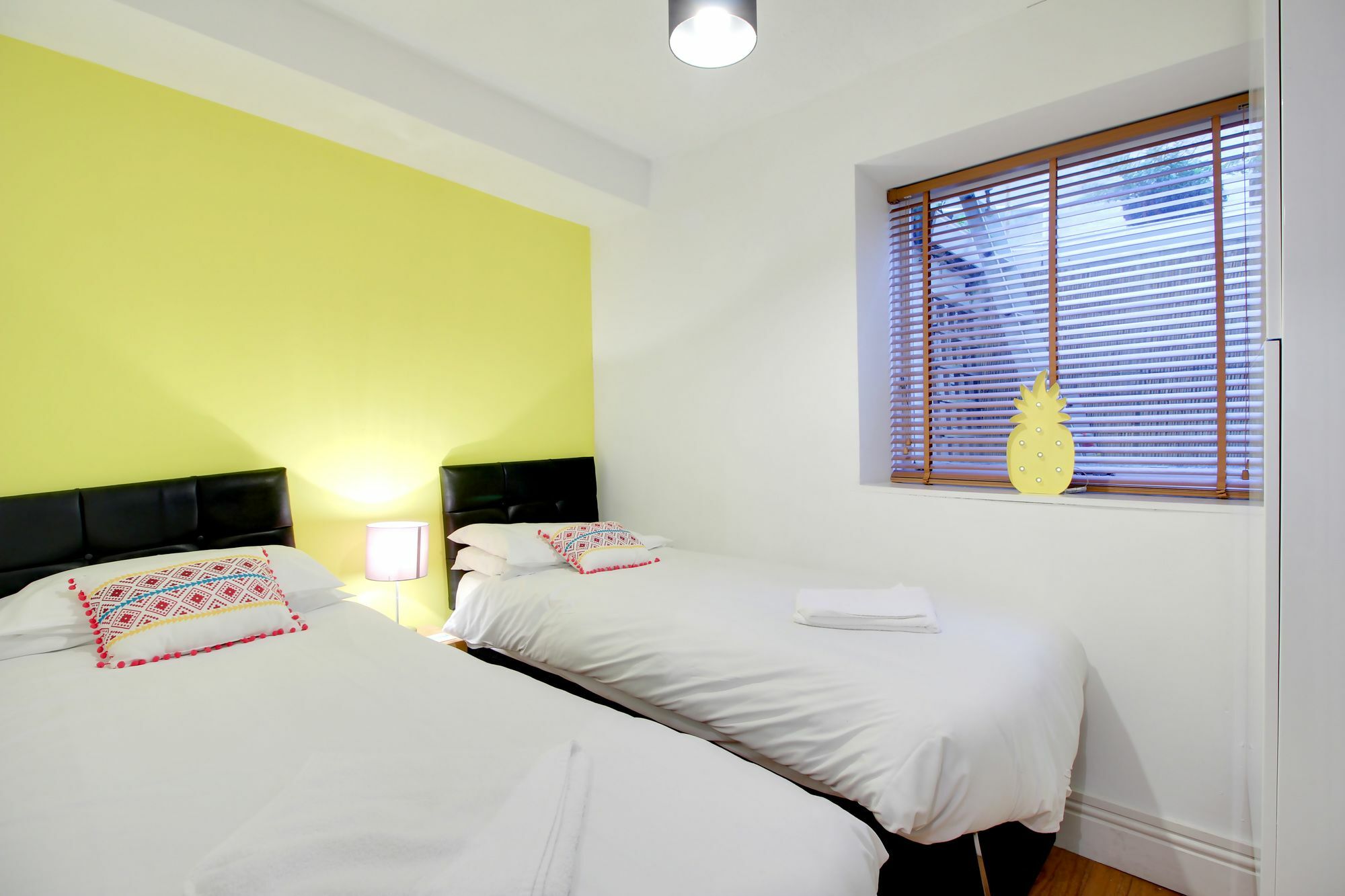 Apartment Getaways-seaside Patio Brighton