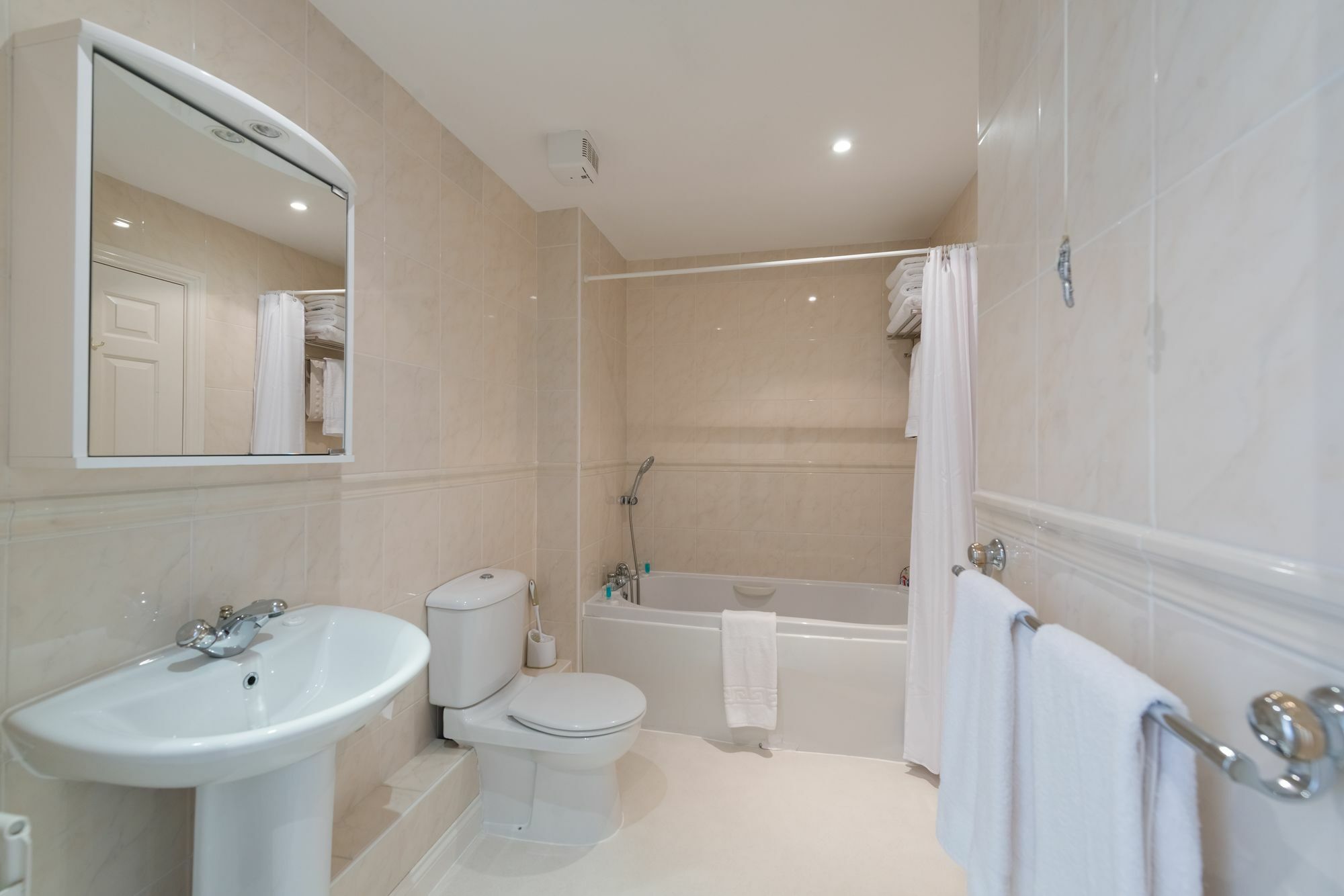 Seaview Apartment *