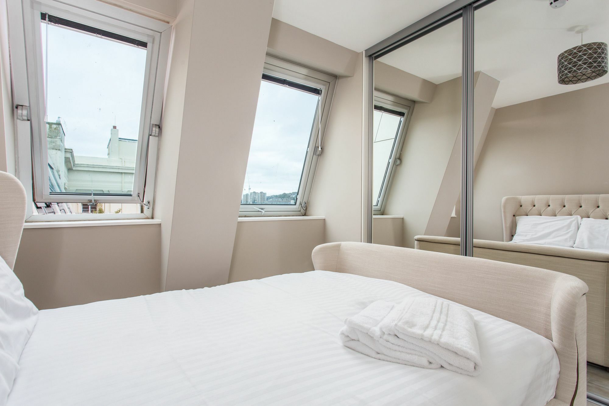 Brighton Beach Apartments * Brighton