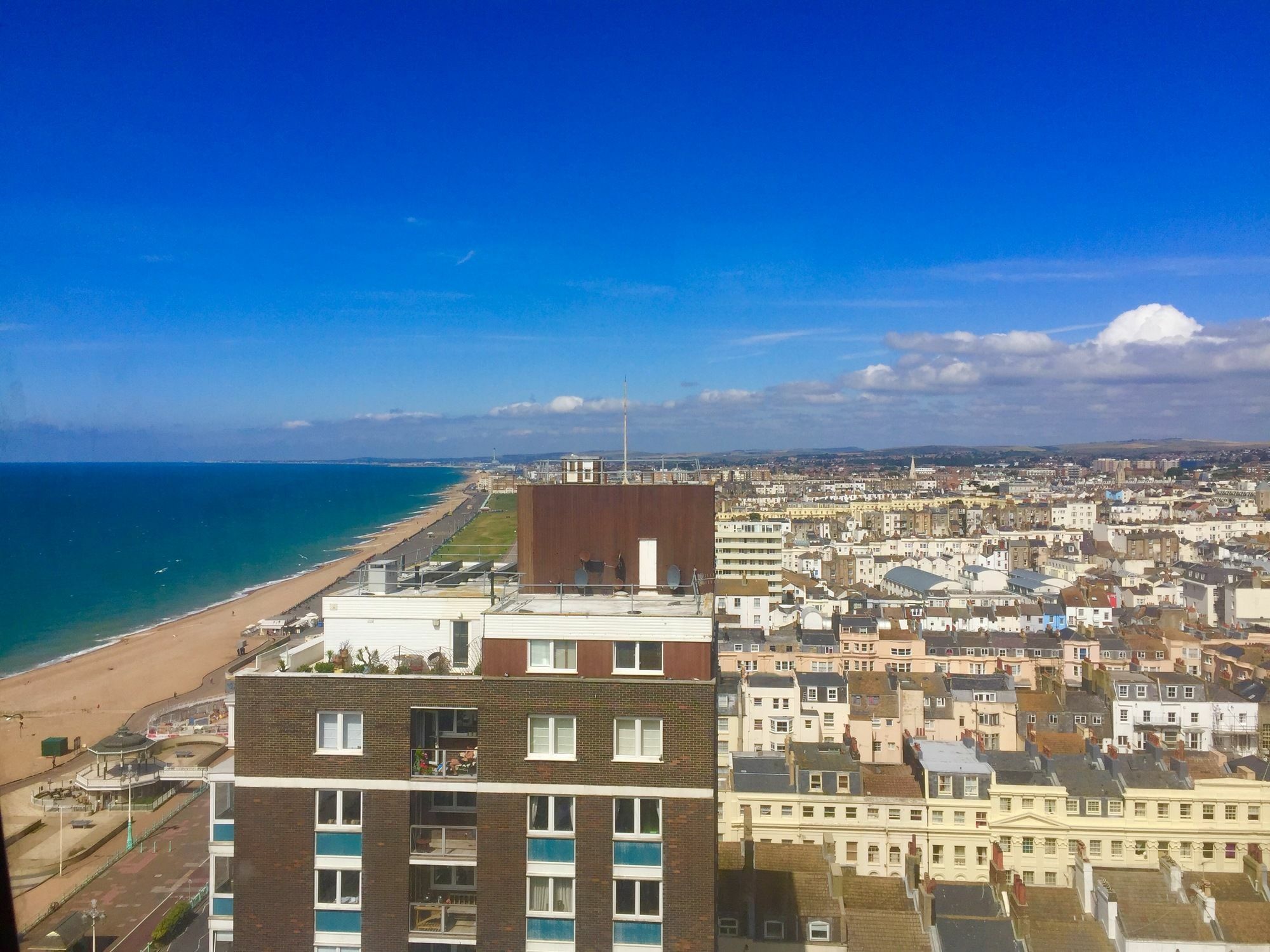 Isabella Penthouse 15th Floor, Seafront