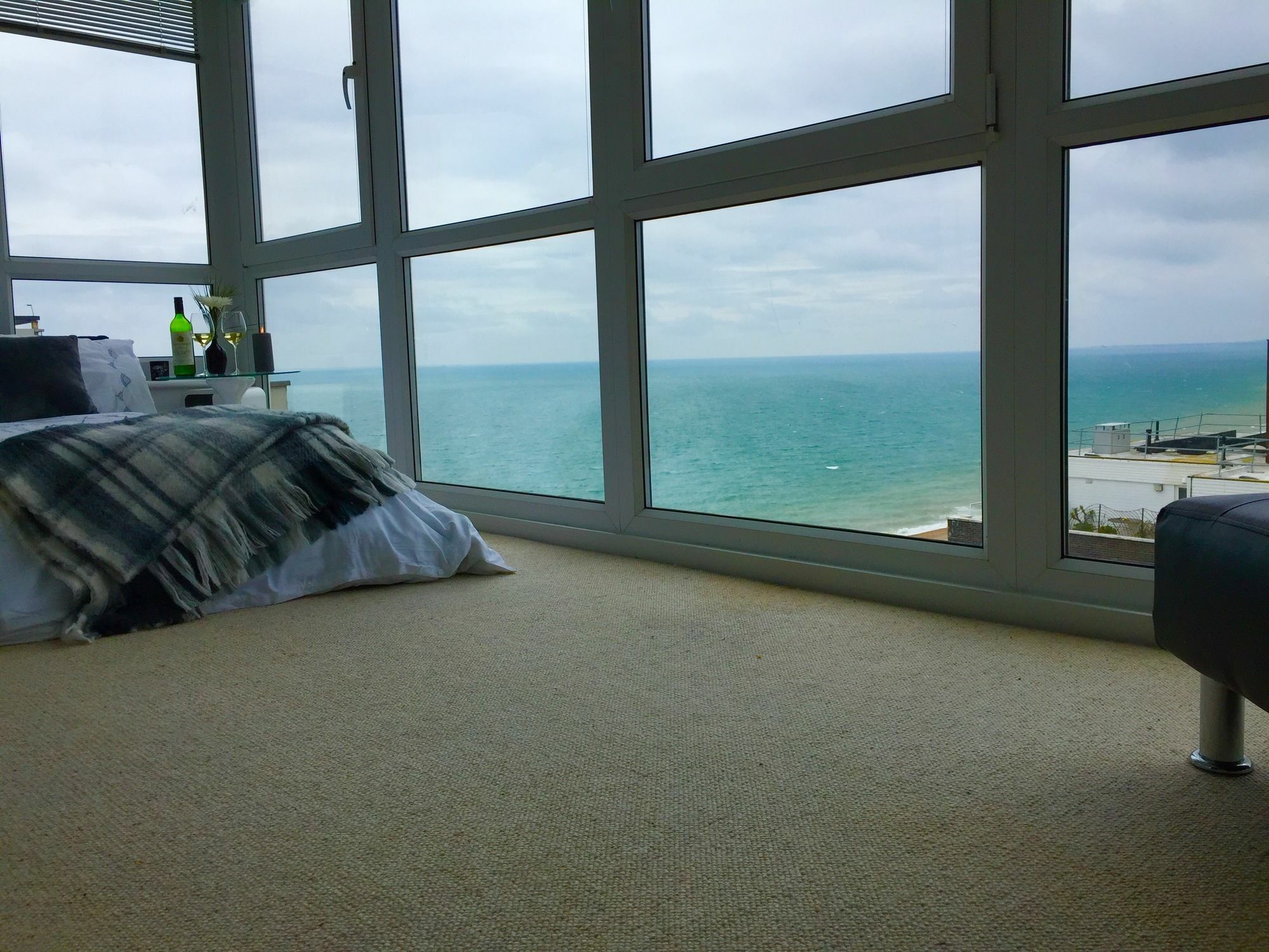 Isabella Penthouse 15th Floor, Seafront Apartment