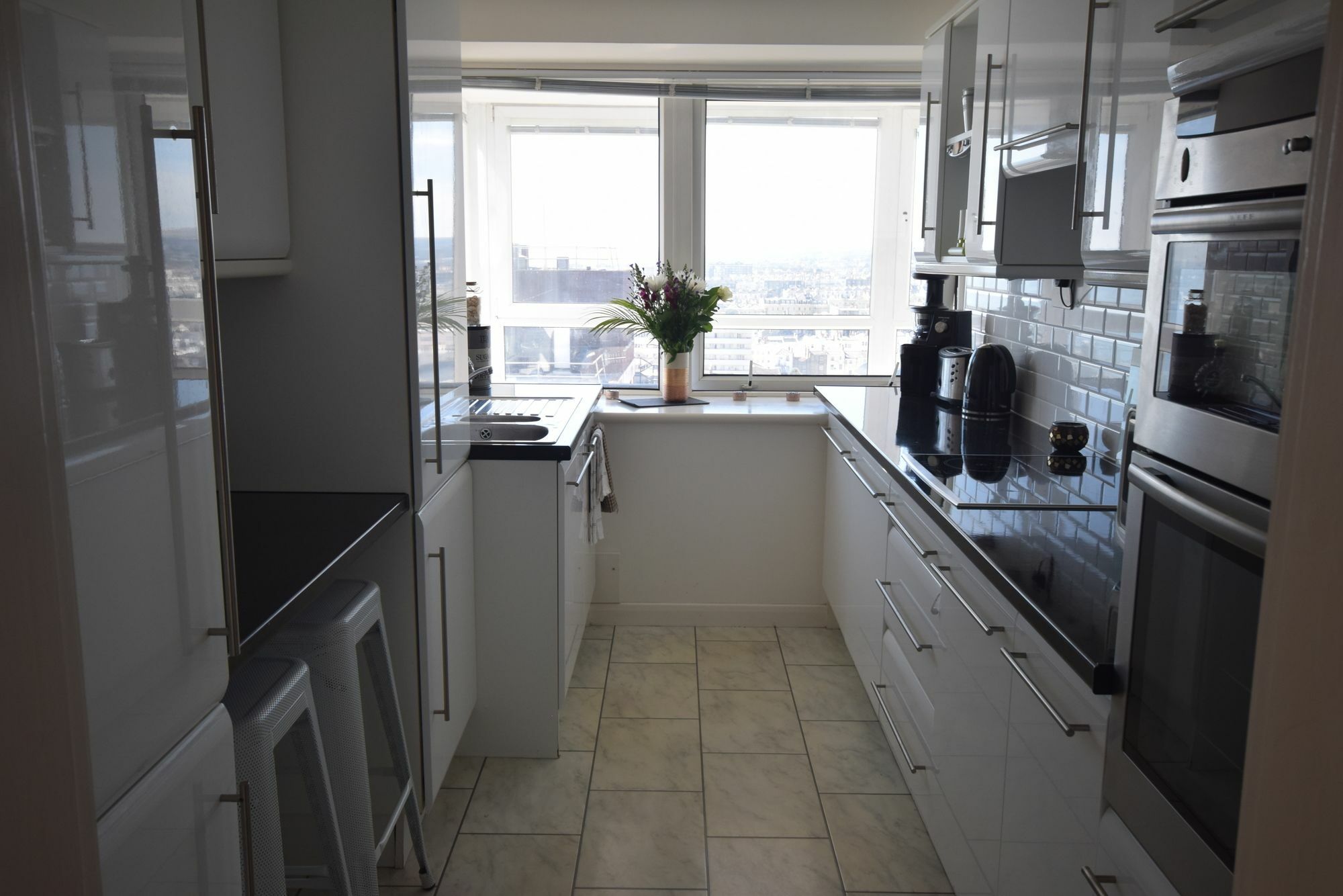 Isabella Penthouse 15th Floor, Seafront *