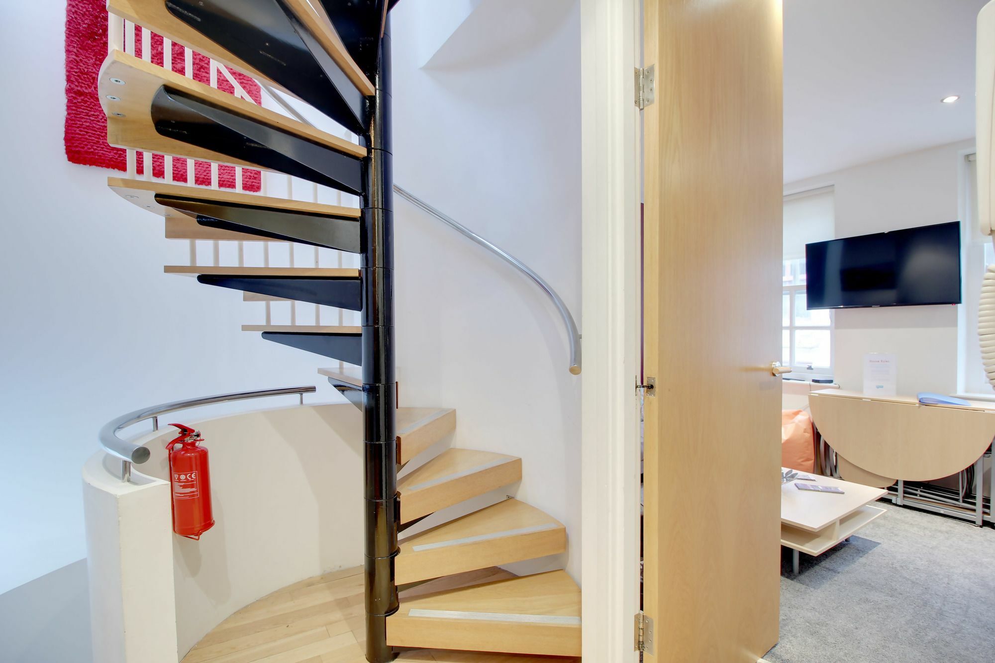 Majestic Mews Apartment With Free Parking - By My Getaways Apartment