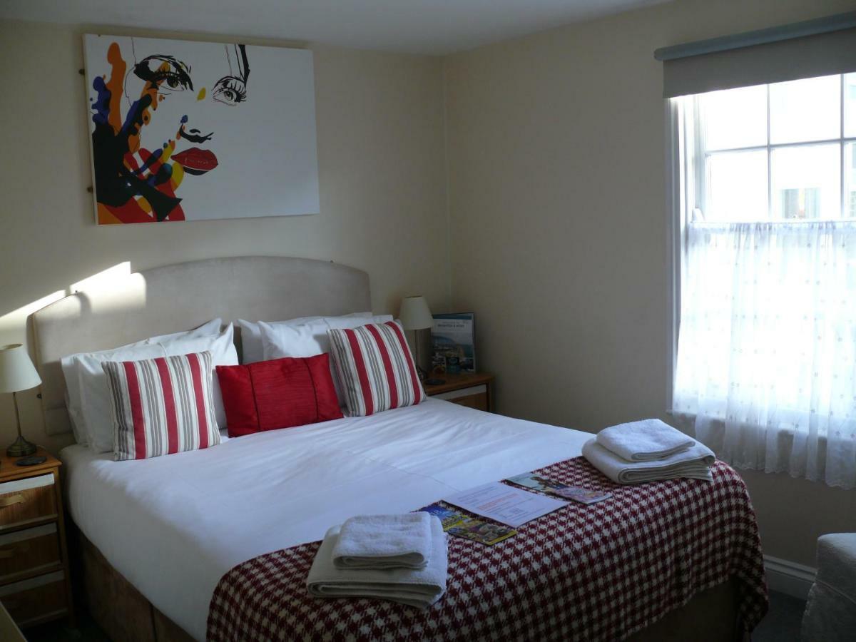 Bow Street Runner Guest house 2*