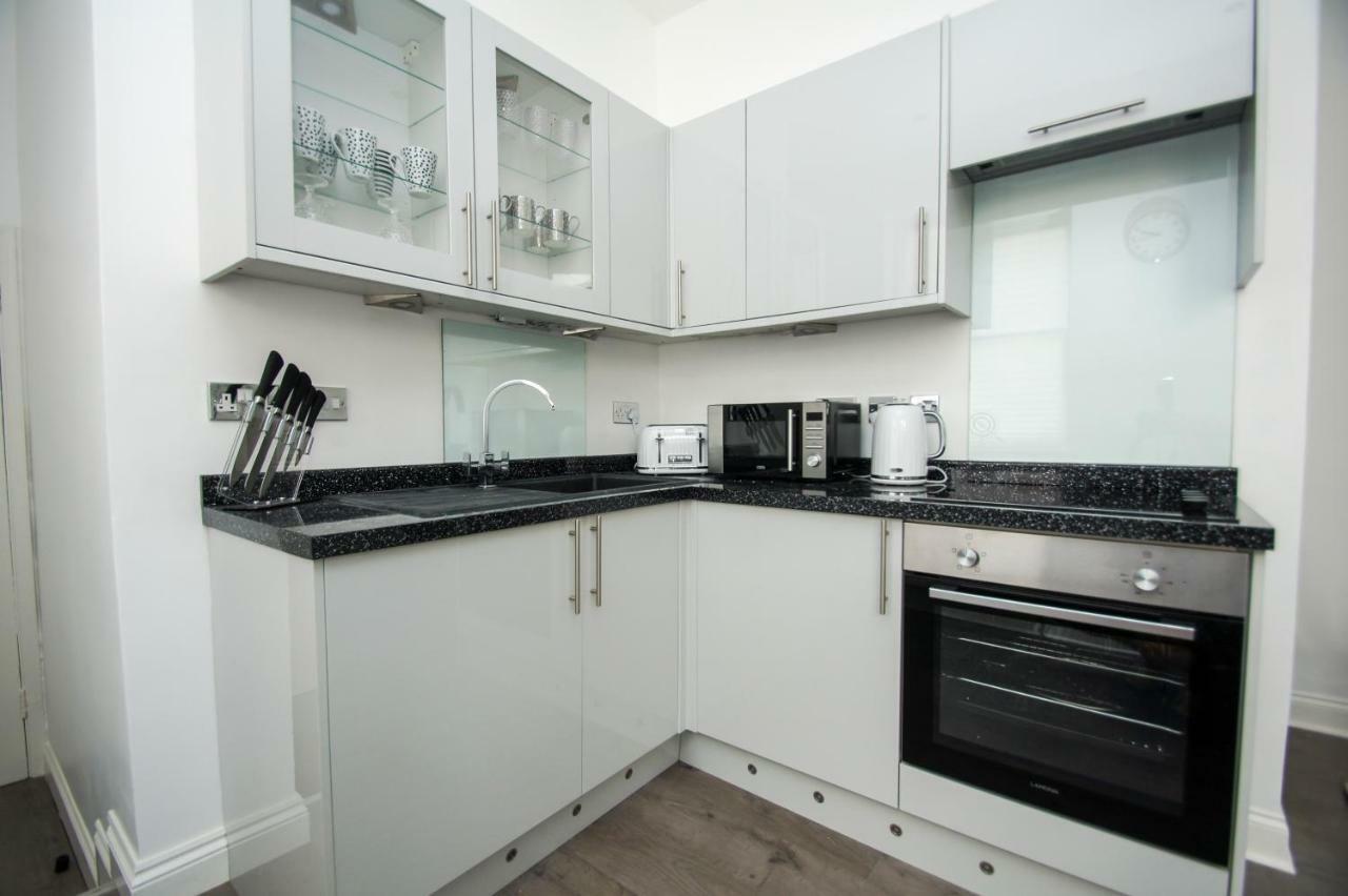 Sea Breeze - Central - By Holiday Lets Apartment