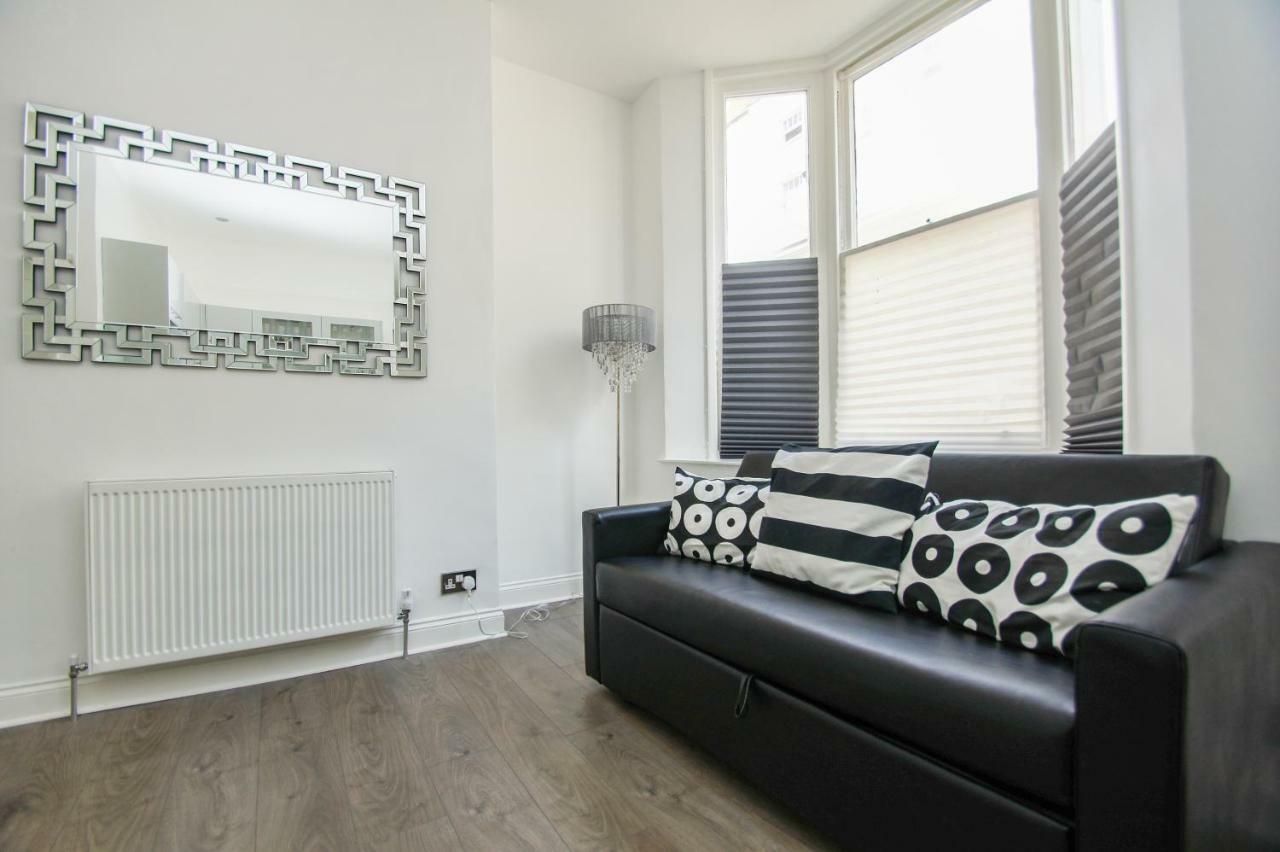 Apartment Sea Breeze - Central - By Holiday Lets