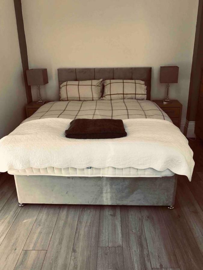 Bright One Bed *