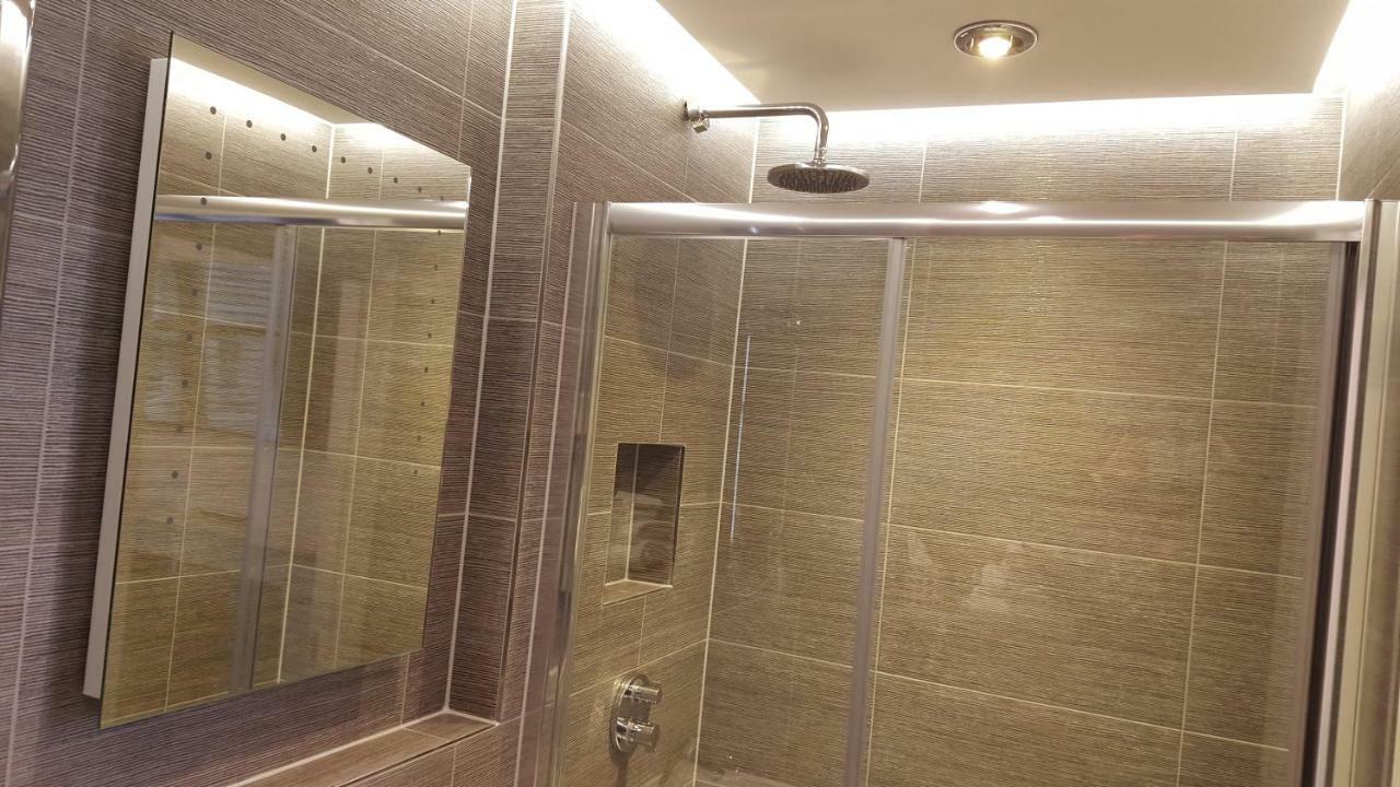 Red Blue Hotel 4*