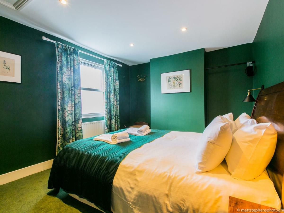 Exquisite 3bdr Botanical Oasis In Brighton