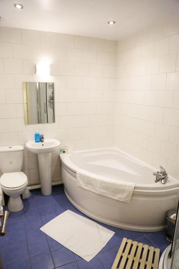 Sillwood Terrace Luxury Apartment