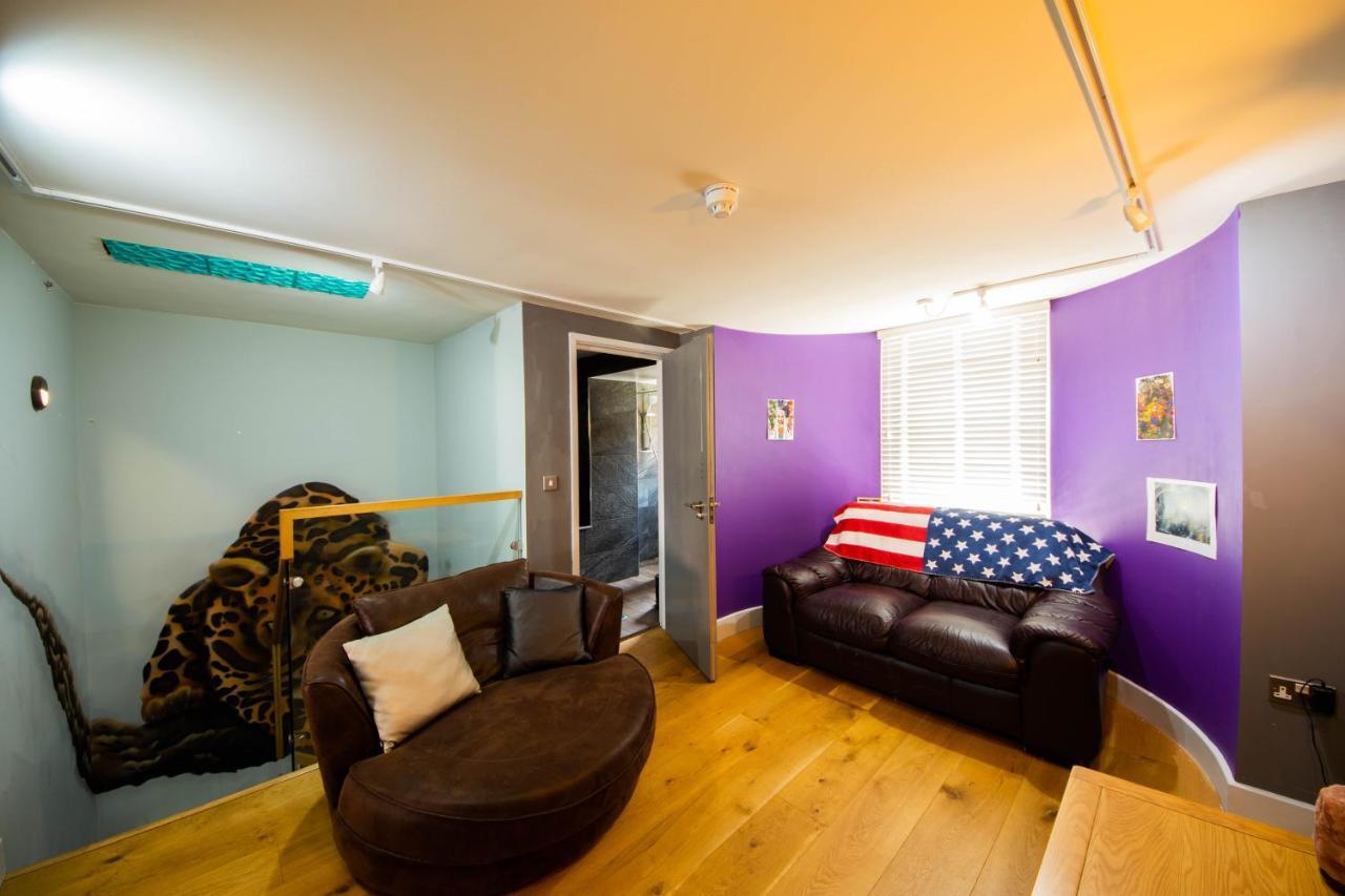Funky By The Pier, 3 Bedrooms, Sleeps 10 Apartment