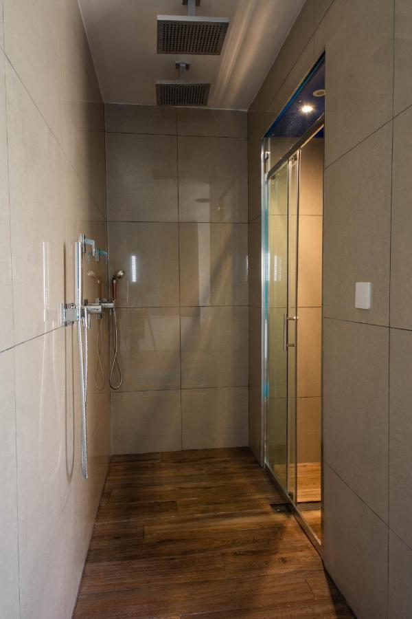 Funky By The Pier, 3 Bedrooms, Sleeps 10 *
