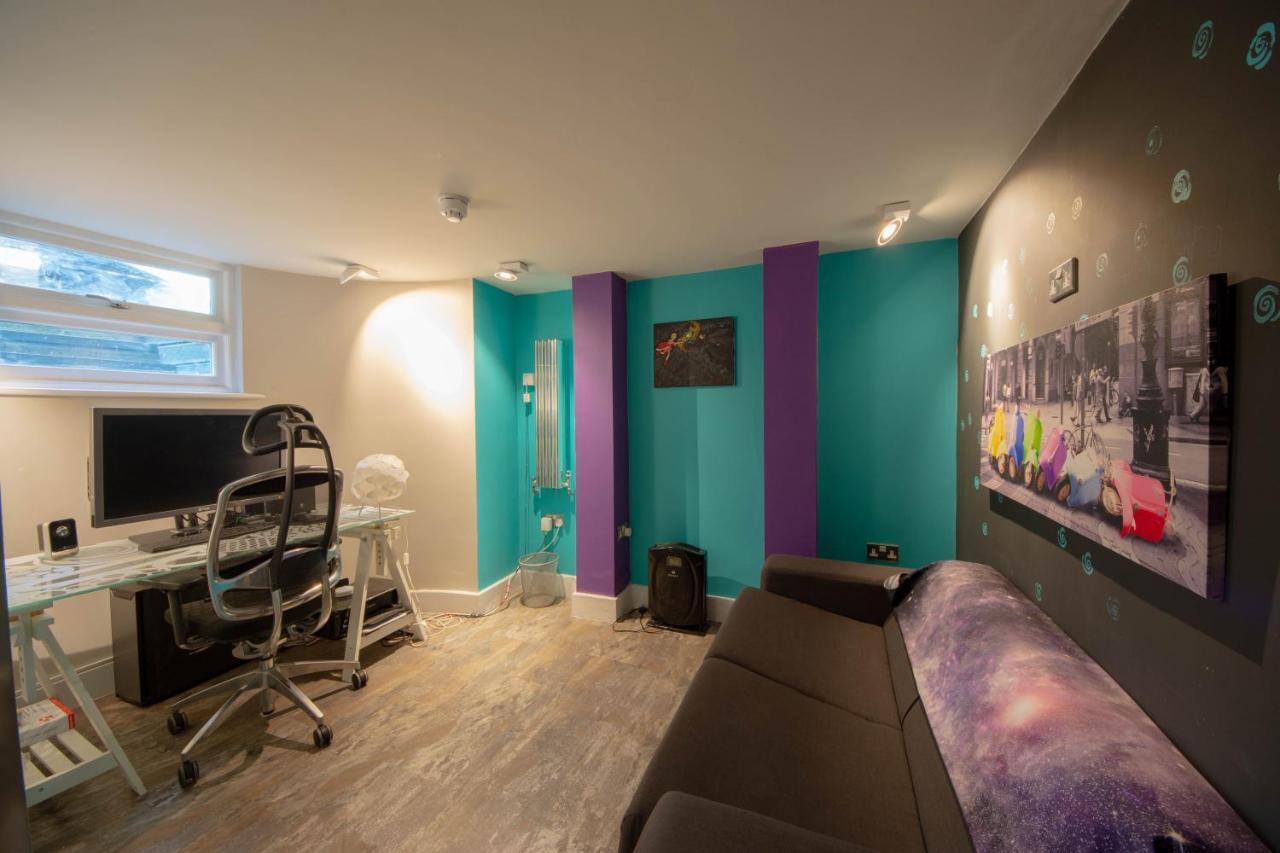 Apartment Funky By The Pier, 3 Bedrooms, Sleeps 10 *