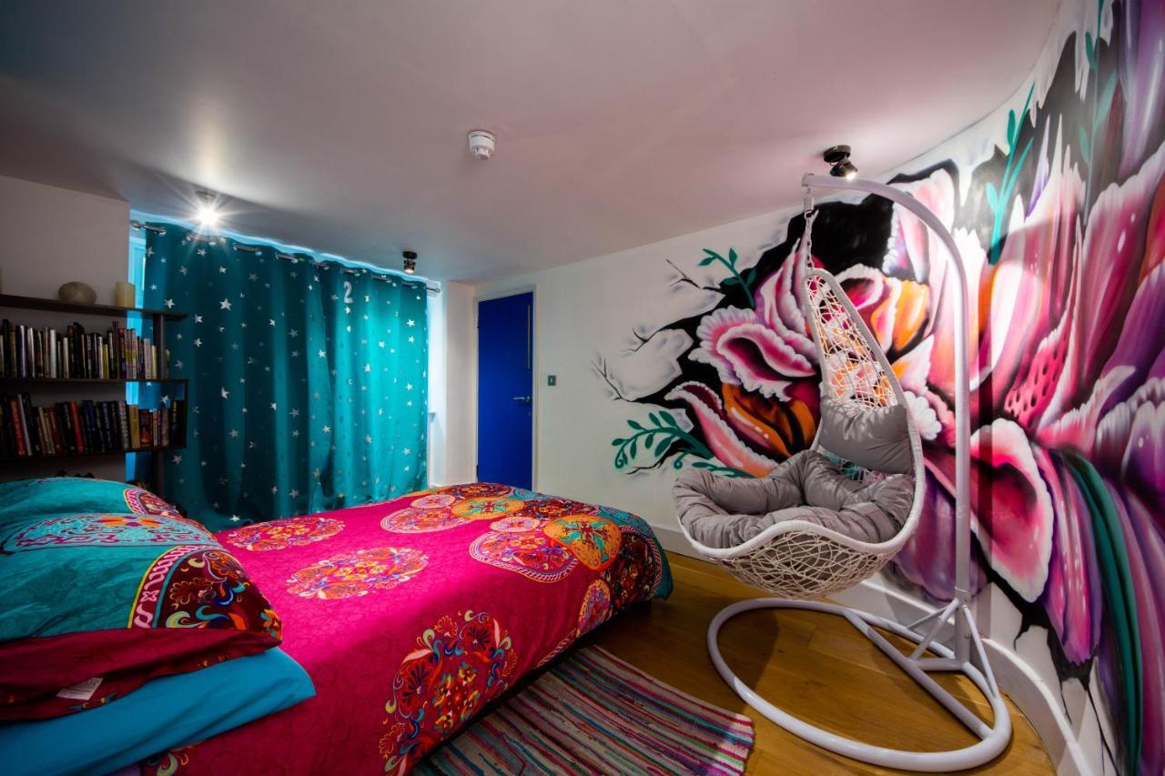 Funky By The Pier, 3 Bedrooms, Sleeps 10 Apartment