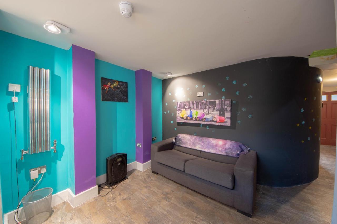 Funky By The Pier, 3 Bedrooms, Sleeps 10