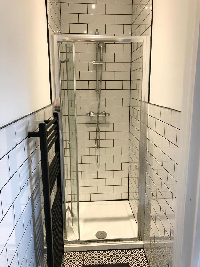 2 Bed 2 Bath & Terrace * Brighton