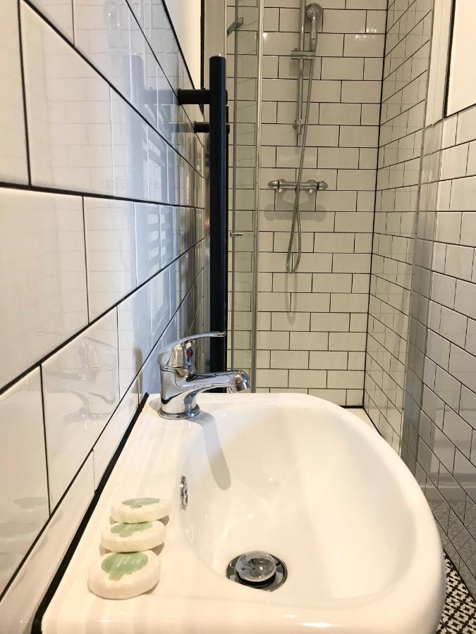 2 Bed 2 Bath & Terrace Brighton