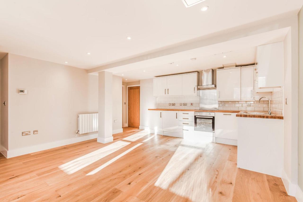 Clarence Square Apartment Brighton