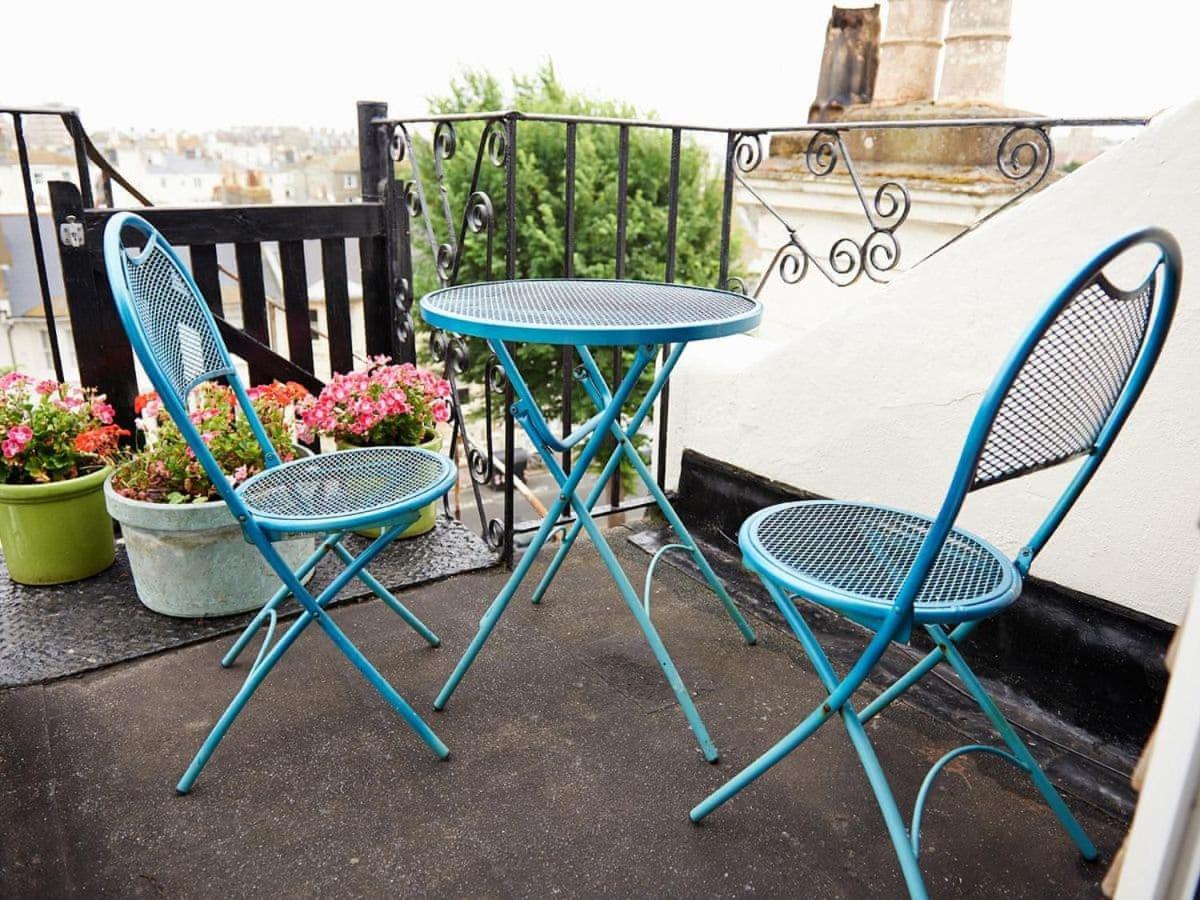 Roof Terrace *