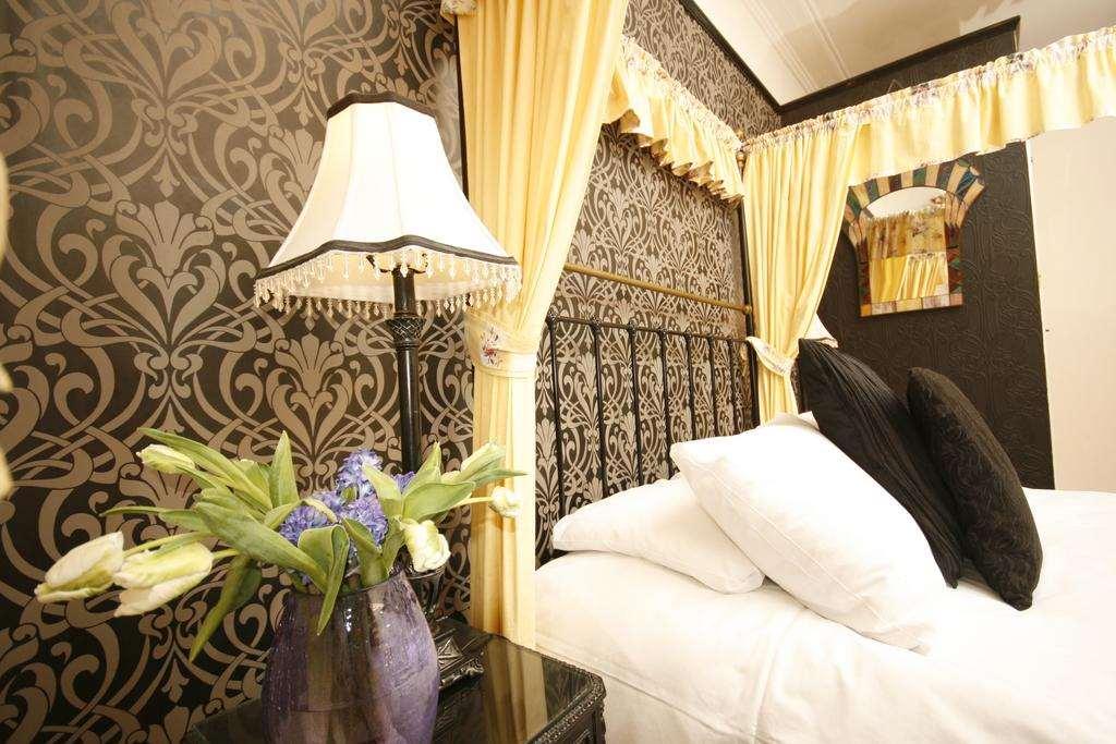 Paskins Town House Bed & Breakfast