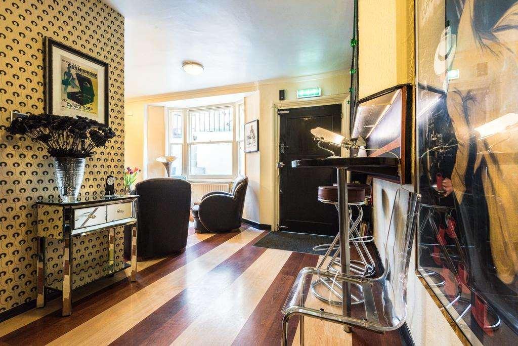 Paskins Town House 3*