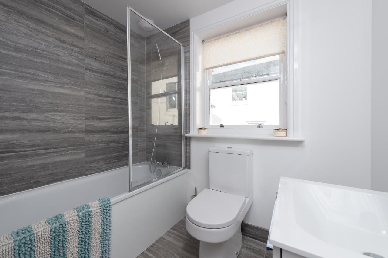 Castle Street - Central Townhouse, Up To 8 Guests Holiday home