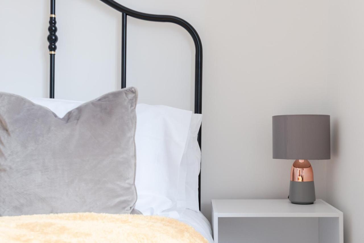 Castle Street - Central Townhouse, Up To 8 Guests Holiday home *