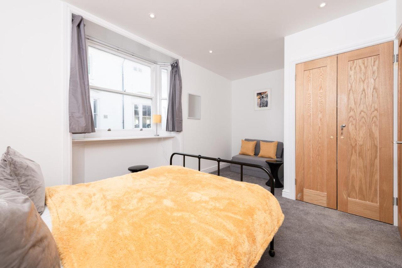 Castle Street - Central Townhouse, Up To 8 Guests Holiday home Brighton