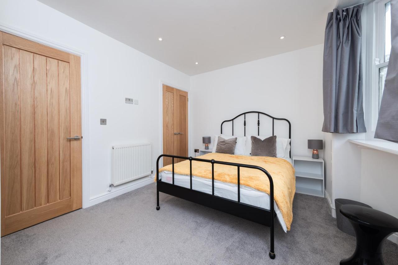 Castle Street - Central Townhouse, Up To 8 Guests *