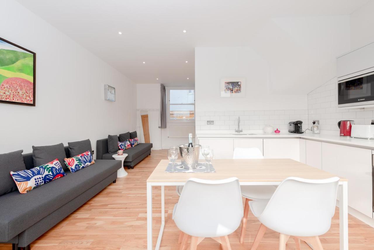 Castle Street - Central Townhouse, Up To 8 Guests Holiday home Brighton