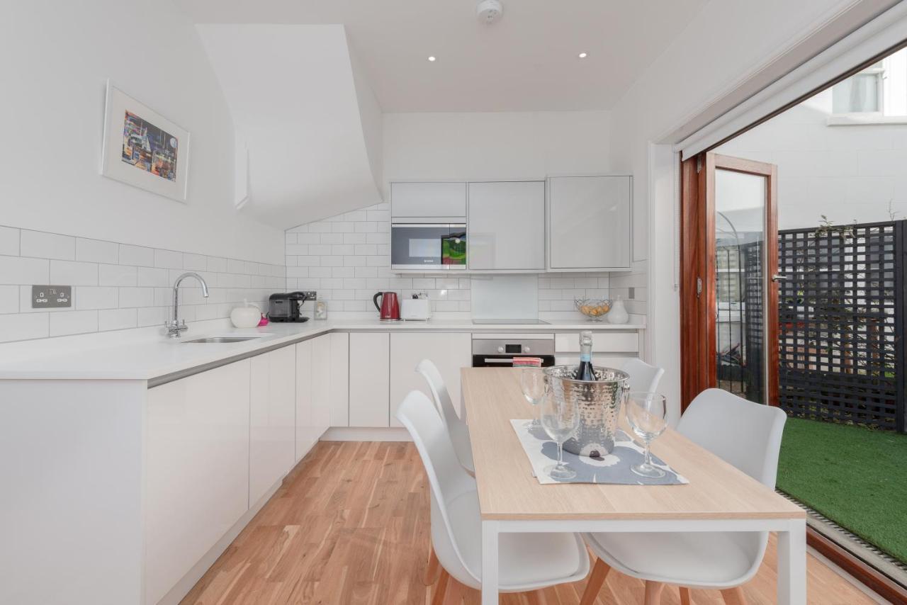 Castle Street - Central Townhouse, Up To 8 Guests Holiday home