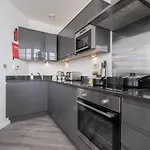 Bright & Spacious City Centre Apartment - 1-Bed