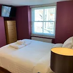 Weslie Guest House