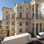 Charming Luxury 3Bed Apartment In A Prime Location By Sharphaus Short Lets & Serviced Accommodation Management
