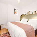 Number7, 3 Minutes To The Beach, Super King Beds, Part Of Burlington-Escapes