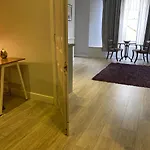 The Nash Suite - One Minute Walk To Beach