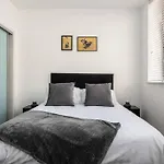 Central 2 Bed Pavilion Apartment